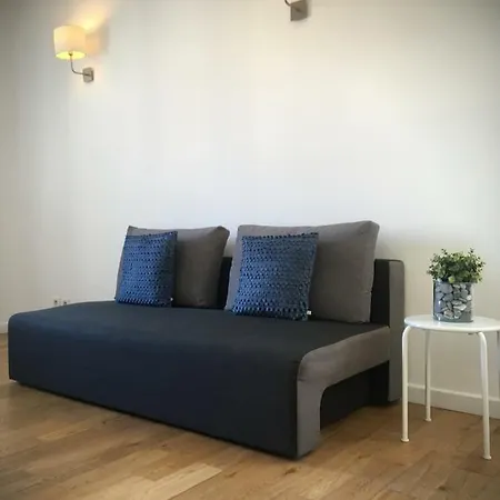 Apartment Charme Mediterraneen Votre Pied A Terre Au Coeur Du Port De Nice