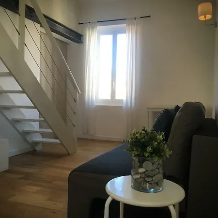 Apartment Charme Mediterraneen Votre Pied A Terre Au Coeur Du Port De *