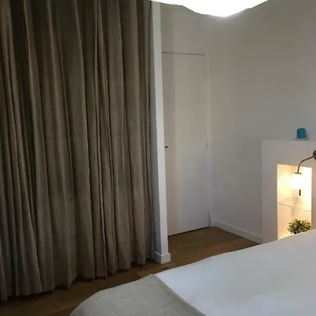 Charme Mediterraneen Votre Pied A Terre Au Coeur Du Port De Nice