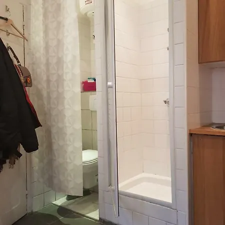 Studette En Plein Cœur Du Vieux Appartement