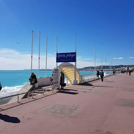 Appartement Studette En Plein Cœur Du Vieux Nice