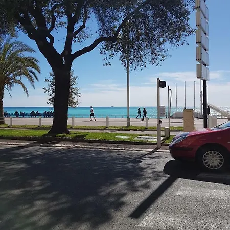 Appartement Studette En Plein Cœur Du Vieux Nice