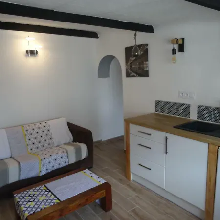 F2 Centre - Gare Apartment *