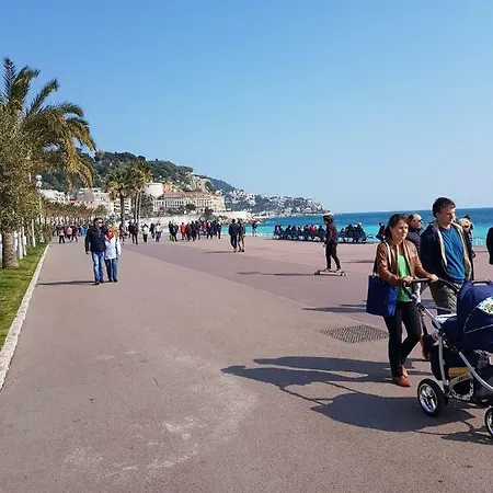 Studette En Plein Cœur Du Vieux Nice