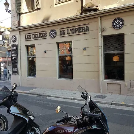 Appartement Studette En Plein Cœur Du Vieux Nice