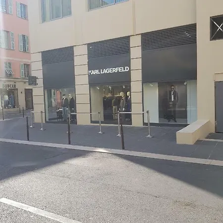 Studette En Plein Cœur Du Vieux Appartement *