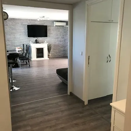 Luxury Fabron Apartment *