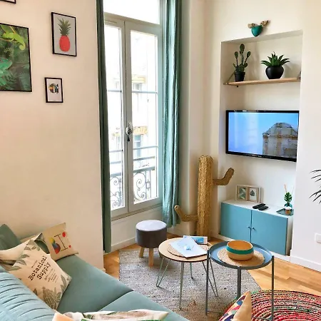Homelivia, Frida, Mezzanine, Déco Raffinée Et Balcon