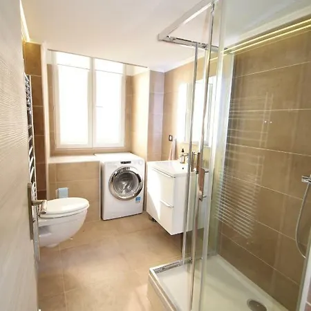 Apartment Jade Duplex - No Better Location In *
