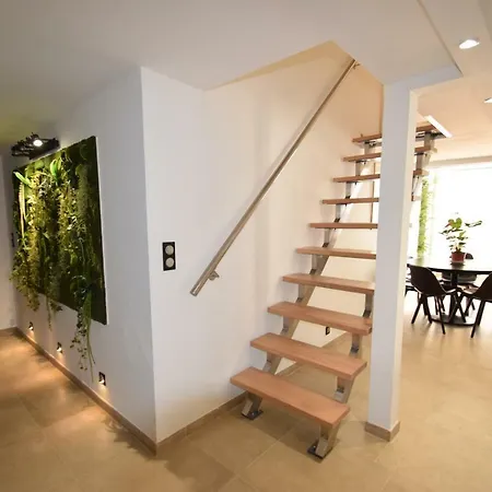 Jade Duplex - No Better Location In Apartment *