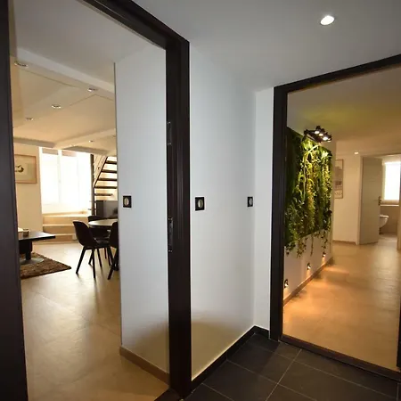 Jade Duplex - No Better Location In * Nice