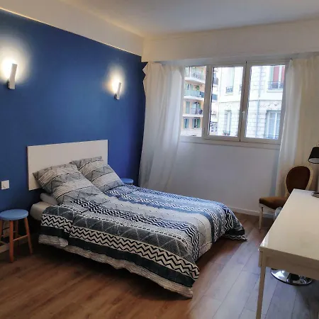 - Port - Balcony Apartment *