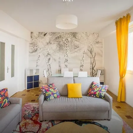 Apartment Stunning 2 Bed Flat Front Of The Beach Seaview Nice
