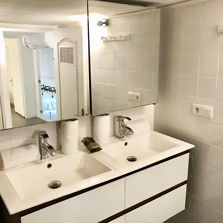 Duplex In The Heart Of The Old Town 2bdrs Apartment Nice