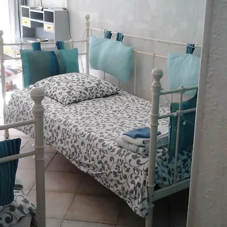 Couette-café Chambres A Louer