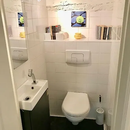 Duplex In The Heart Of The Old Town 2bdrs *