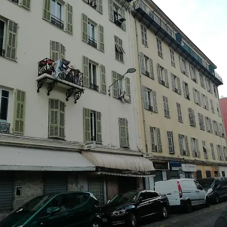 Casa Reine Jeanne- Ideal Groups & Family -central Near Train Station - Parking - New&confort-ac *