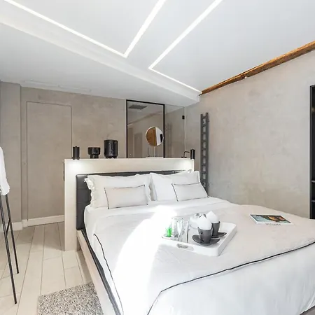 Le Dortoir Boutique Suites Hotel