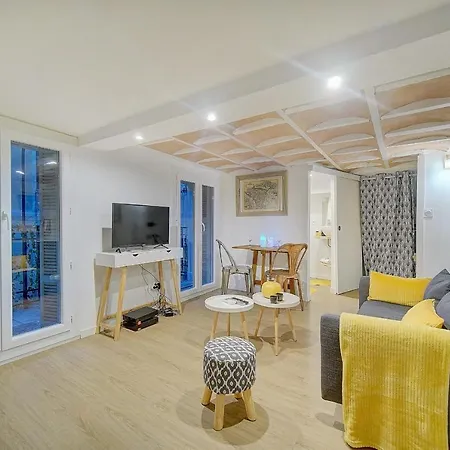 #31 Comfy Place In The Old Town Balcony & Ac 2min To Apartment