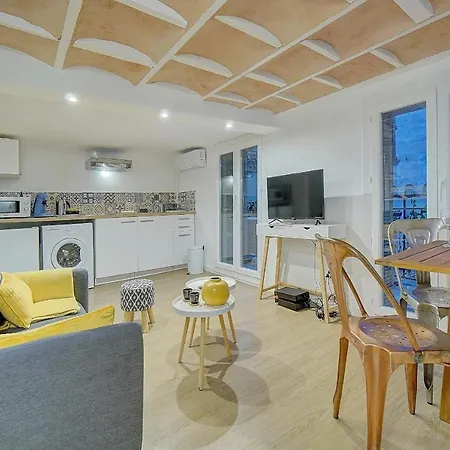Apartment #31 Comfy Place In The Old Town Balcony & Ac 2min To