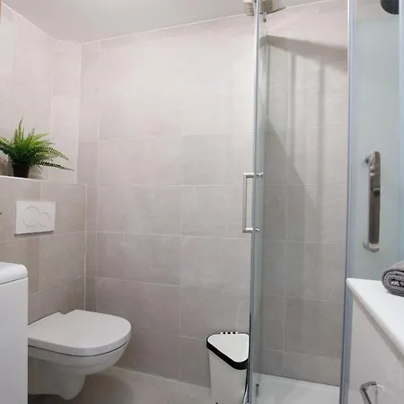 Apartment 7 Deloye - 2 Pieces Renove - Dernier Etage - Clim *