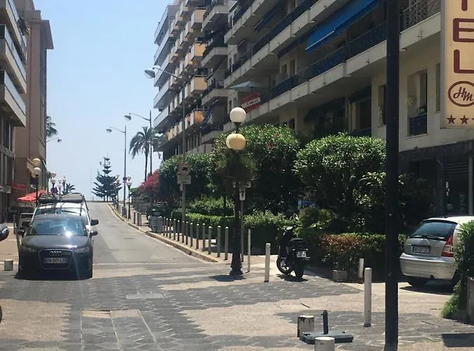 Studio Carre D\'Or Situe A 50 M De La Plage