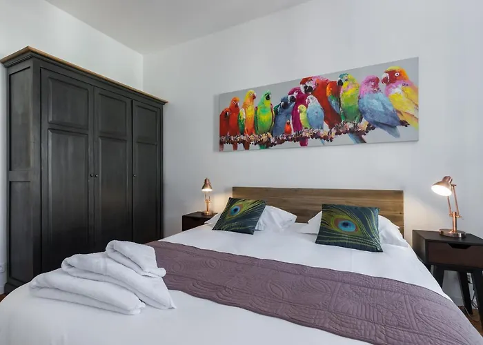 Gioffredo 14 - Spacious Apartment With Balcony