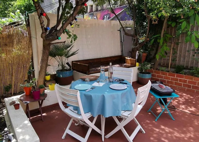 Nice - Charming Little House With Terrace