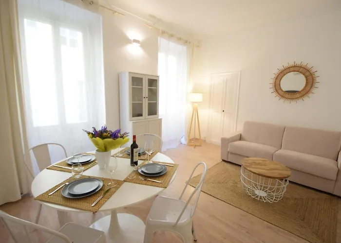 Nice Renting - Barillerie - Cozy Loft Old Nice - Sea Front - Saleya - Massena