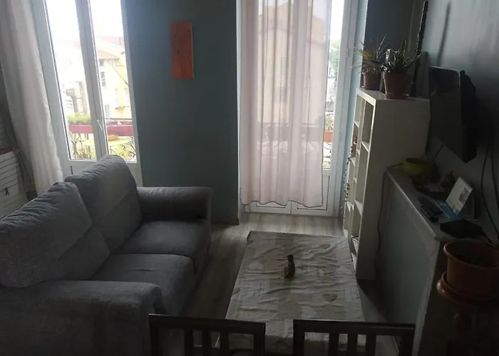 Room In The Charming 30S Building