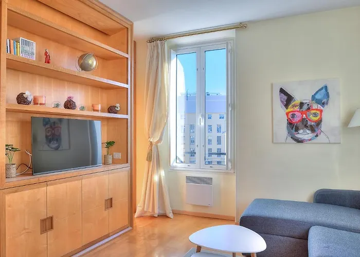 Lumineux Appartement- Carre D\'Or- Proche Mer