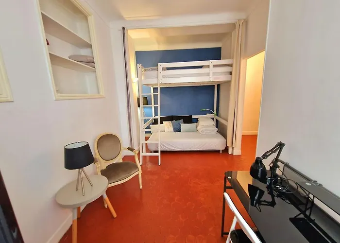 Alma\'S Hyper Center Studio