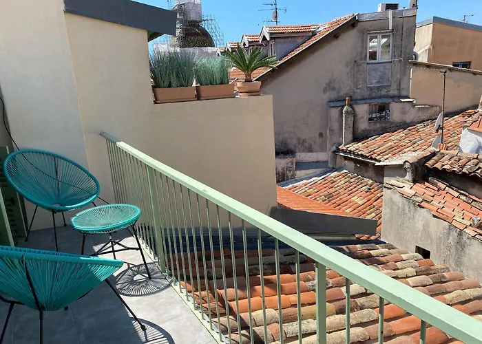 Cozy Apartment With Terrace - Old Town