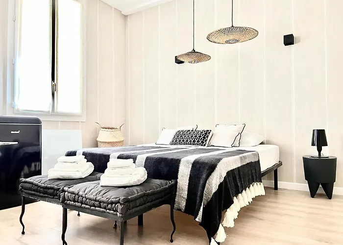 Luxury Decorated Studio, On Trendy Harbor Port Lympia, Close To Old Town, And Tramway