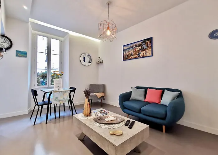 Le Petit Balcon By Booking Guys