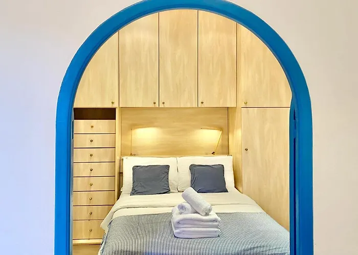 Nautical Living In The Sought-After Nice Port