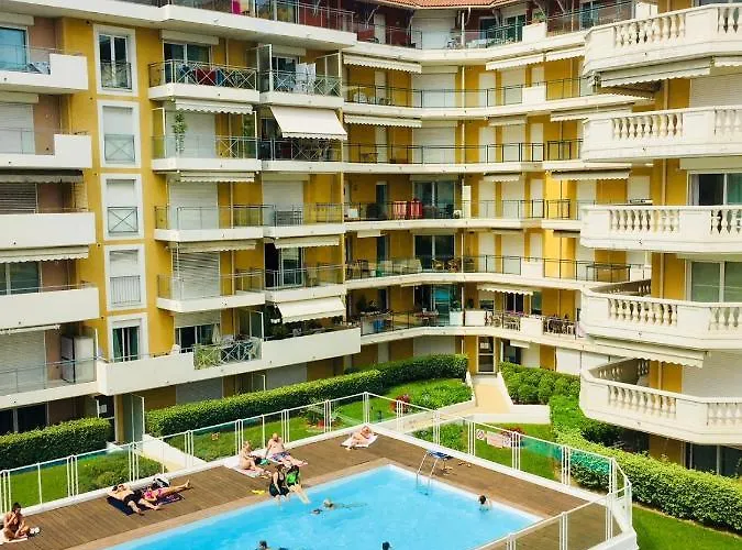 Palais Des Domes Piscine Et Parking