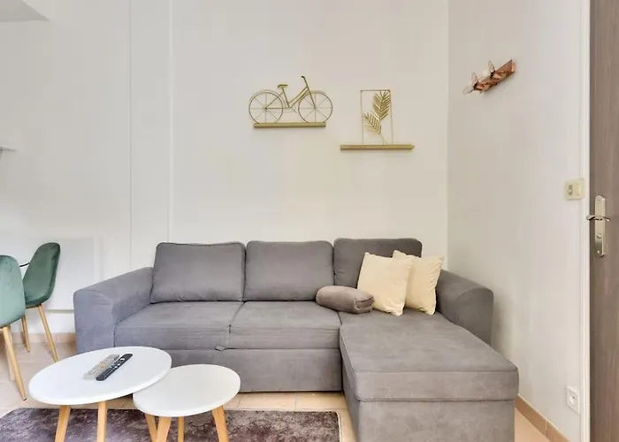 Superbe Studio Vieux Nice 1 Min A Pied De La Plage