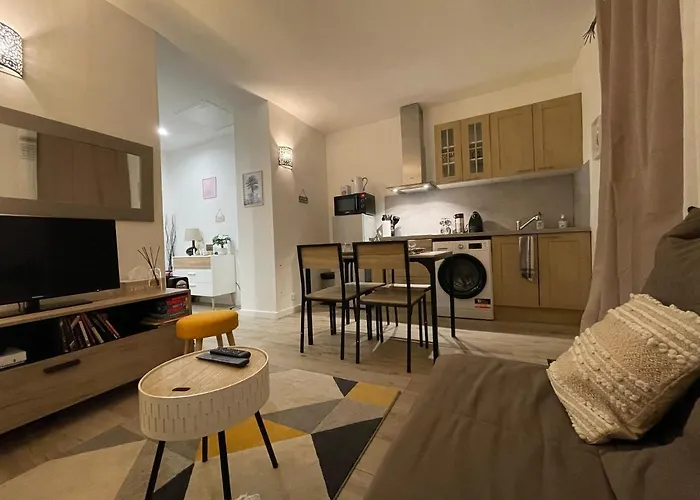 Nice, Seaside Apartment