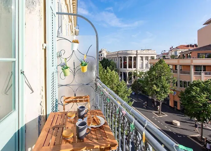 L40 2P Central 5Mins Old Town & Sea/Balcony & Ac