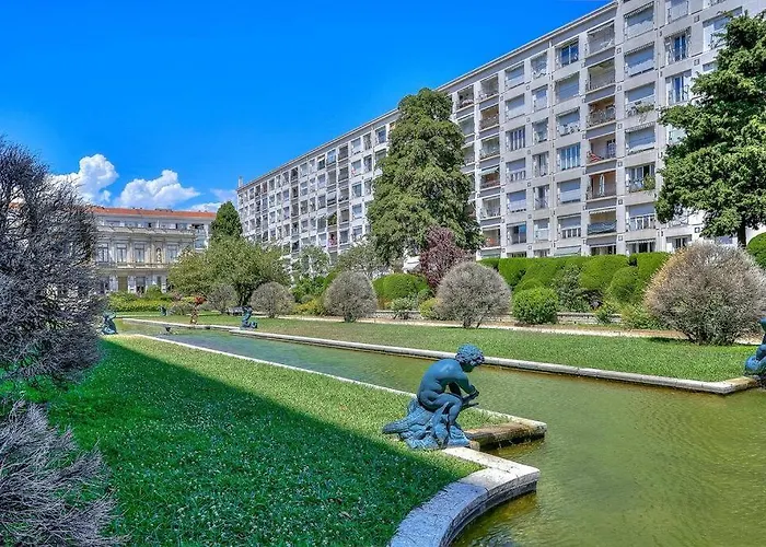 Les Grands Cedres Appartement 2 Pieces Vue Mer