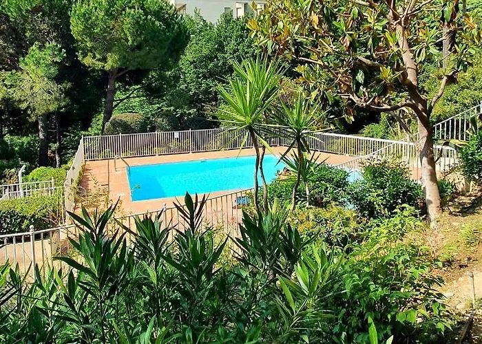 Exceptionnel Studio Nice Proche Mer Avec Piscine, Parking Et Terrasse