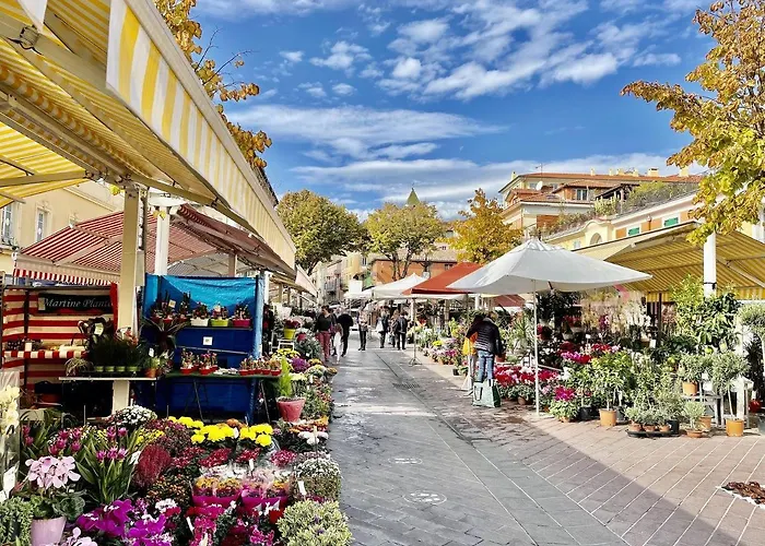 2 Pieces Nice Tout Confort Vieux Nice Cours Saleya Proche Commerces Et Mer