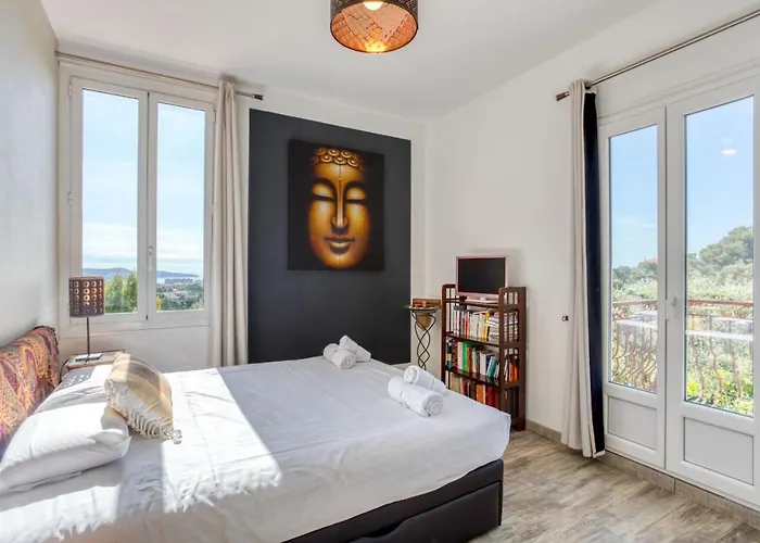 Beautiful Villa In A Peaceful Location In Nice
