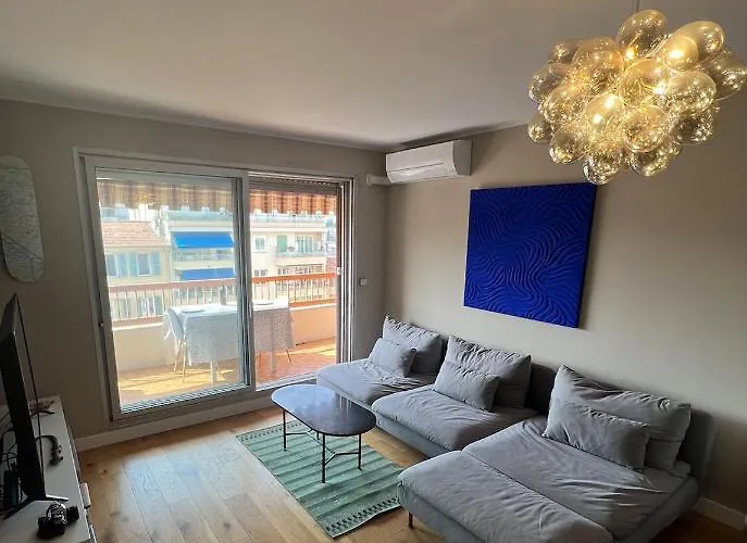 Beautiful Arty Apartment