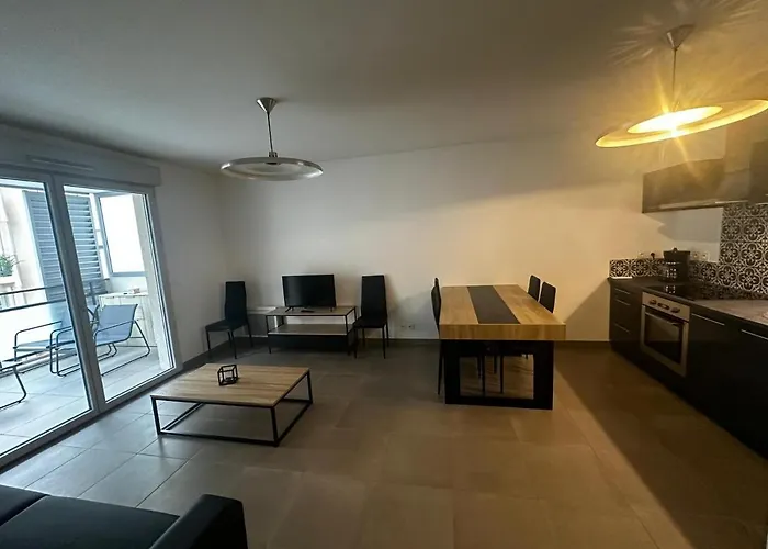 Superbe Appartement Terrasse 2P A 5 Min A Pied Du Vieux Nice, Du Port Et Du Tram