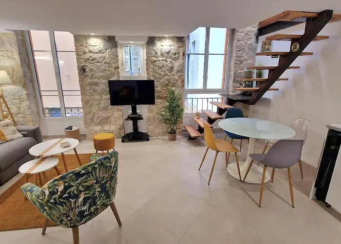 T3 Duplex Cosy & Calme Au Port - Parking & Tram