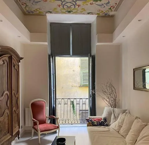 Luxury Apartment In The Heart Of Old Town Nice.