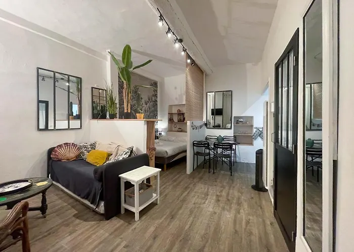 Modern Apartment Nice Old Town