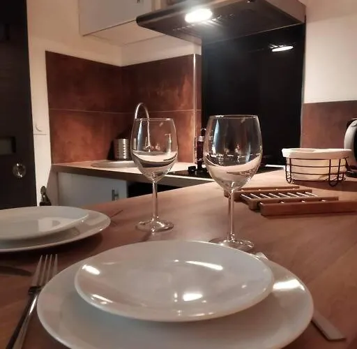 Nice 3 Centre-Ville Studio En Etage Refait A Neuf